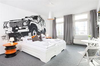Pyjama Park St. Pauli Hotel 2*